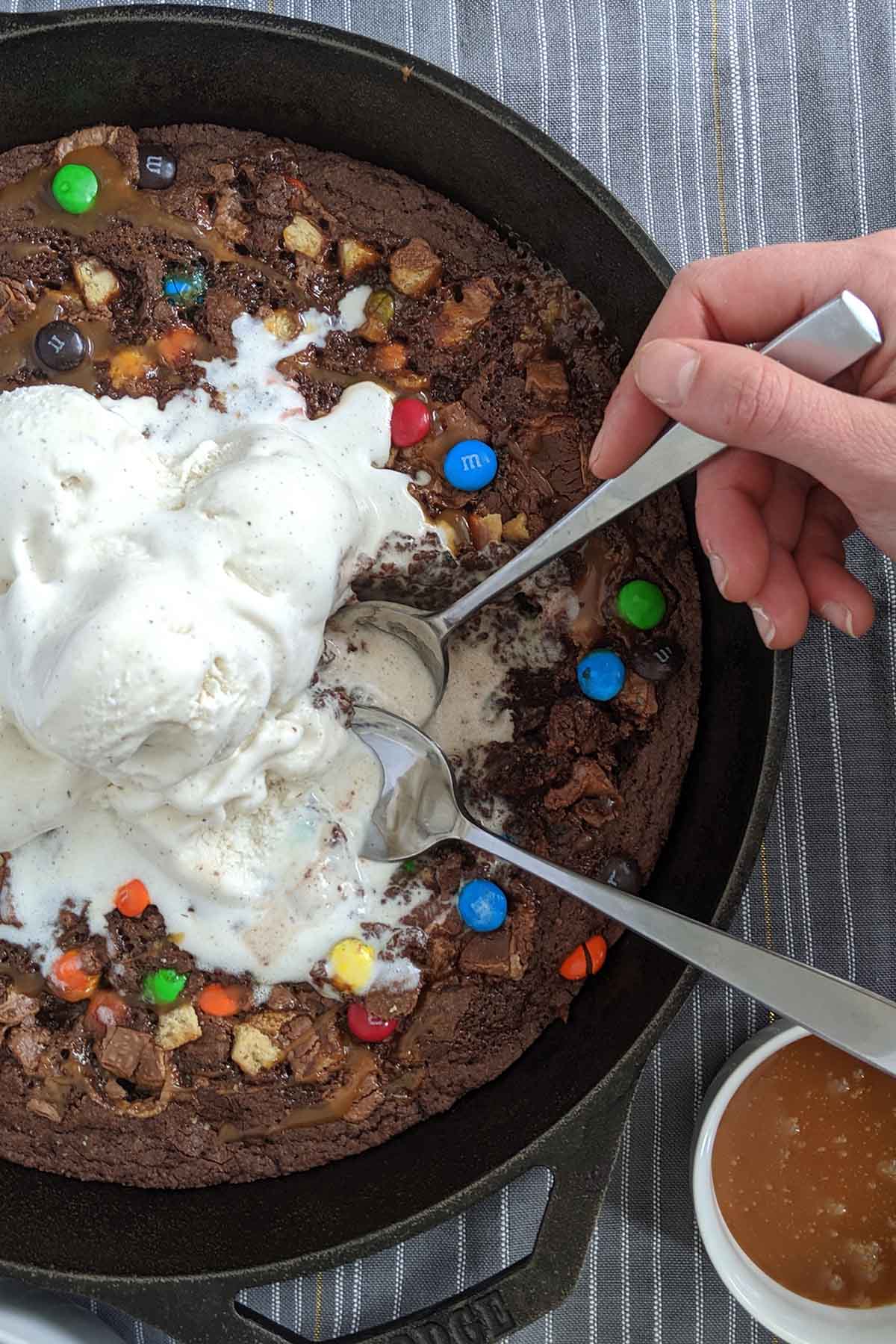 caramel skillet brownie with ice cream