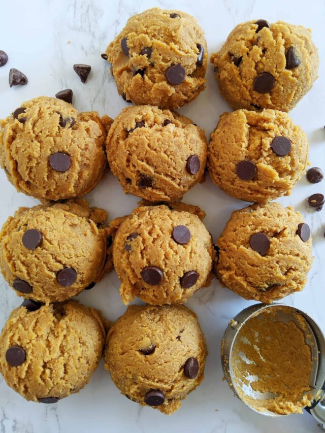 Pumpkin Cookies With Chocolate Chips