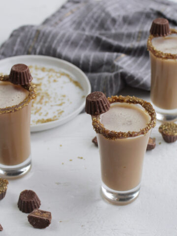 peanut butter whiskey shot with Reese's cups