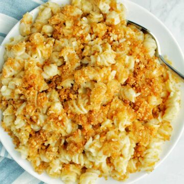 bowl of white cheddar macaroni and cheese.
