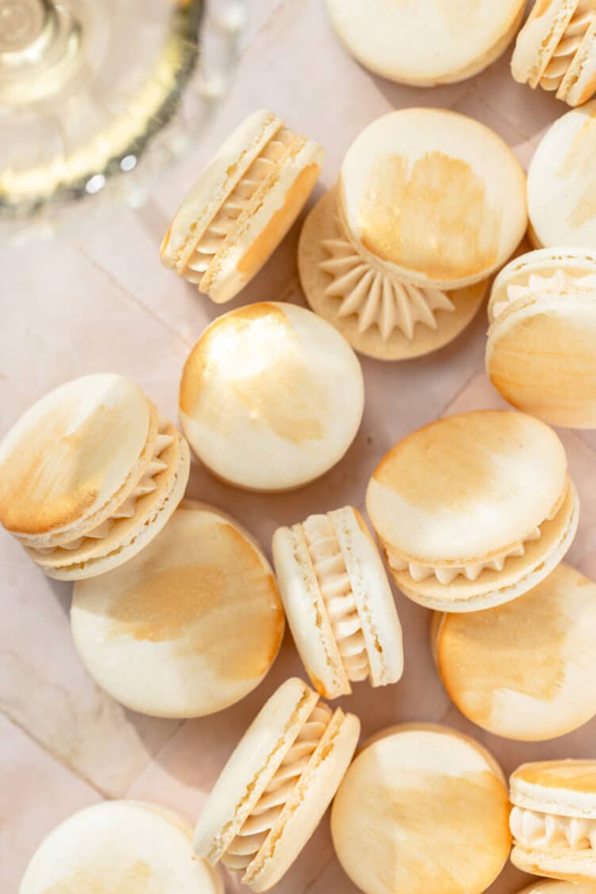 How To Decorate Macarons (13 Easy Ideas) - Homebody Eats