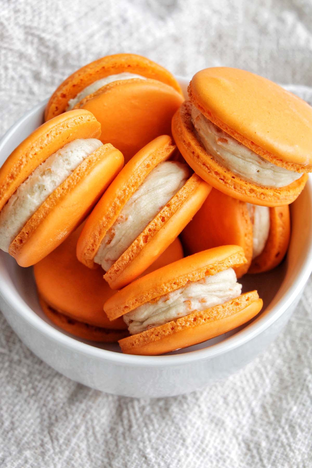 carrot cake macarons.