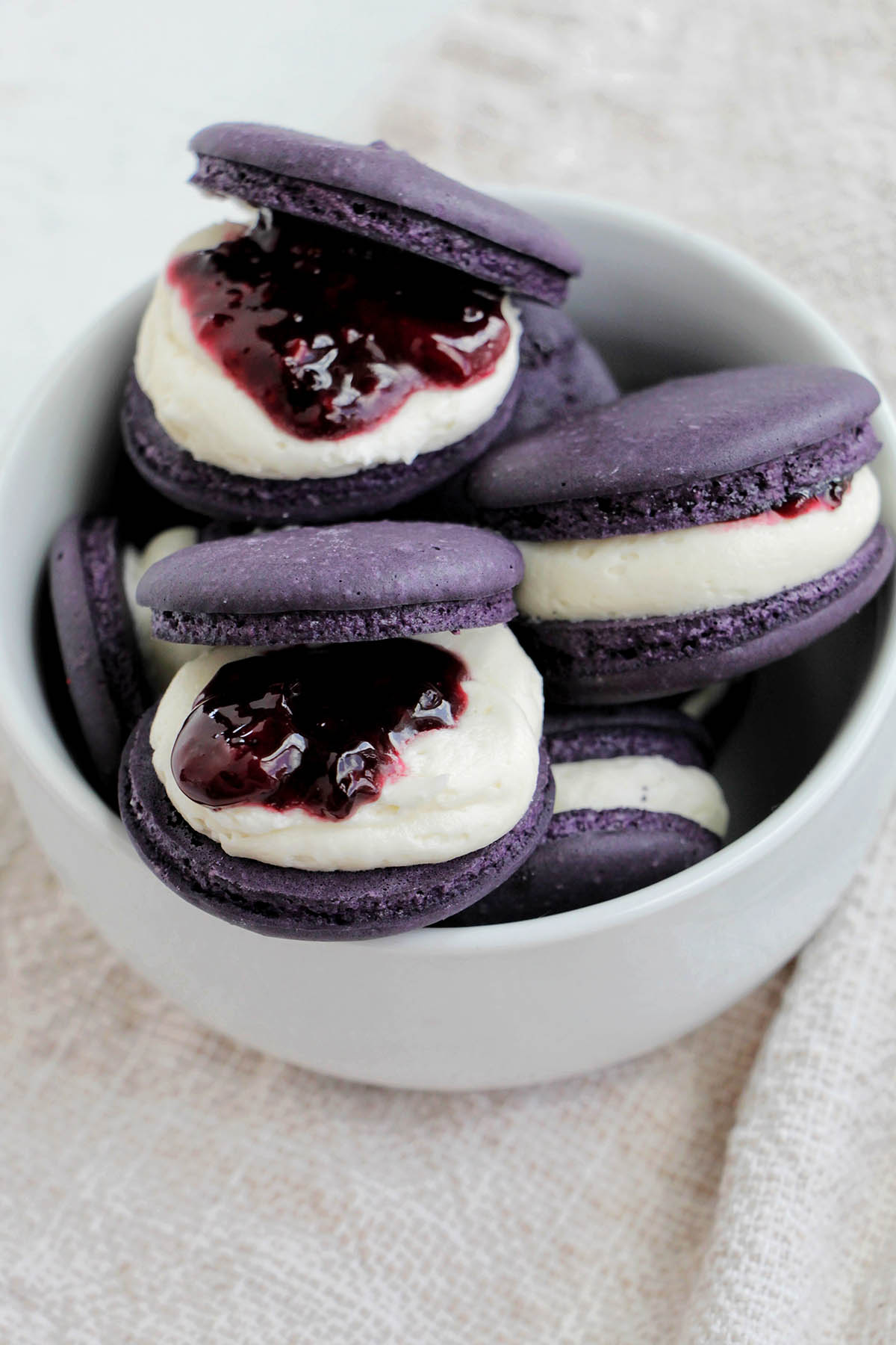 mixed berry compote macarons.