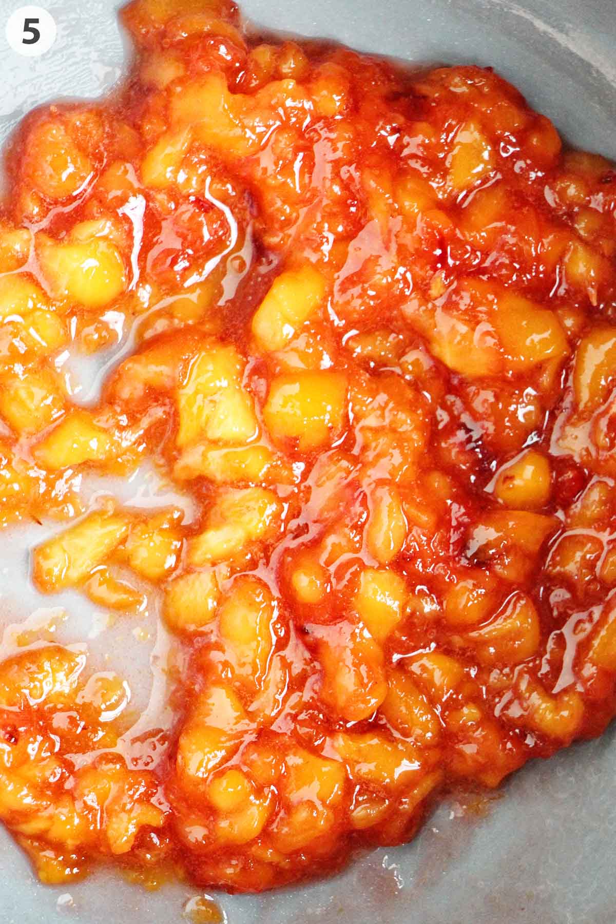 numbered photo showing fully cooked peach jam.