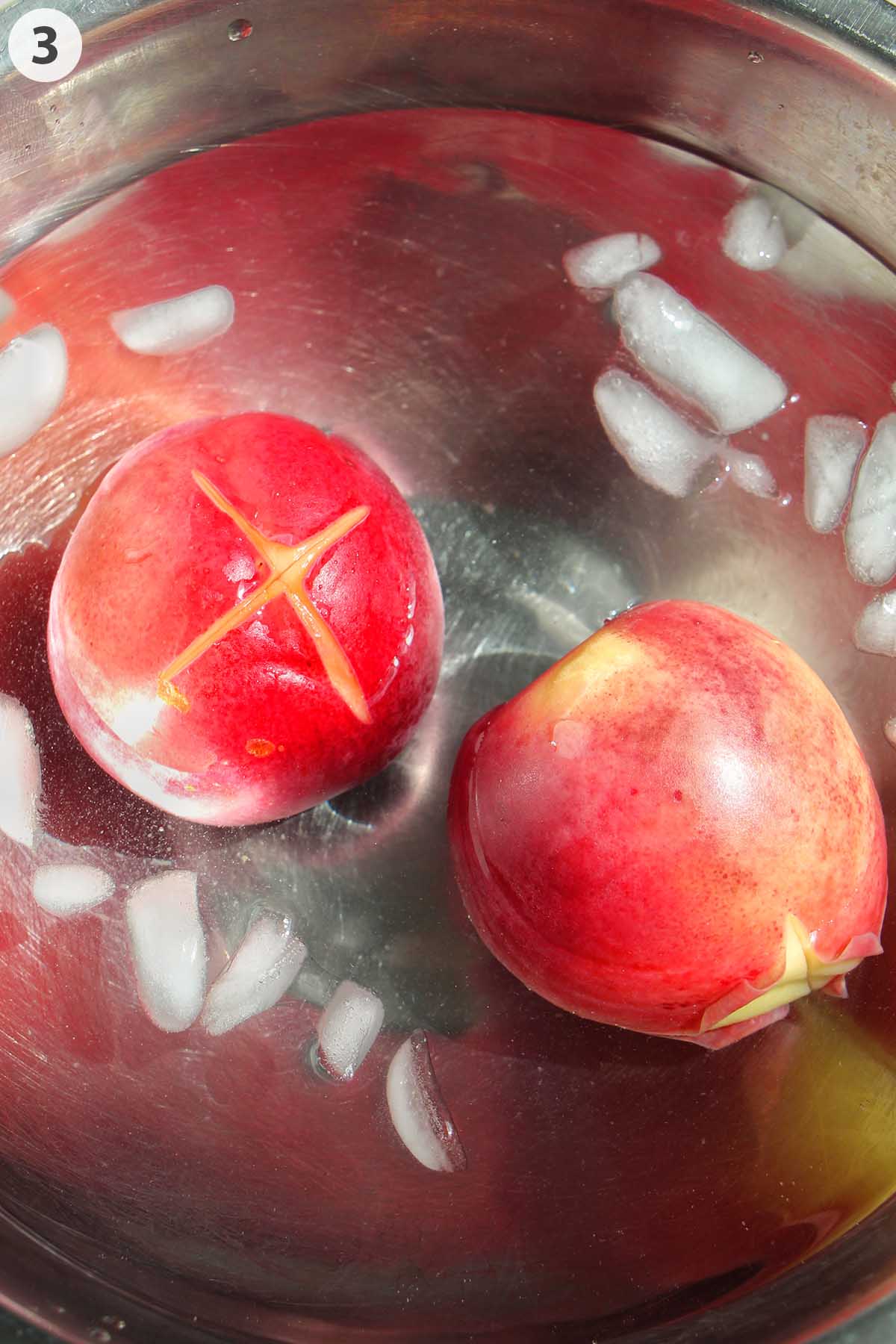 numbered photo showing nectarines in an ice bath.