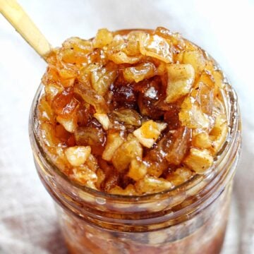 apple jam in mason jar.